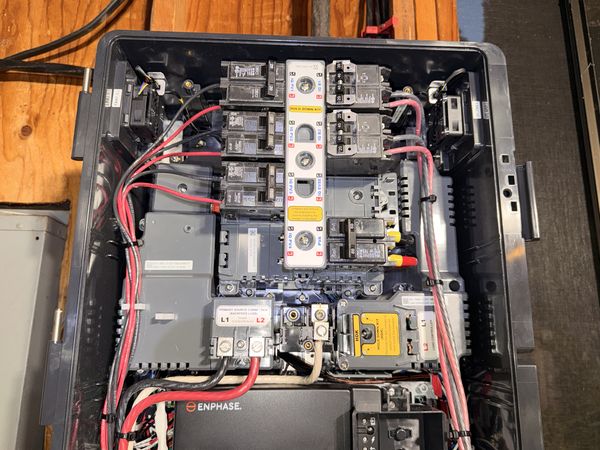 Enphase combiner internals with breakers and consumption monitoring CTs